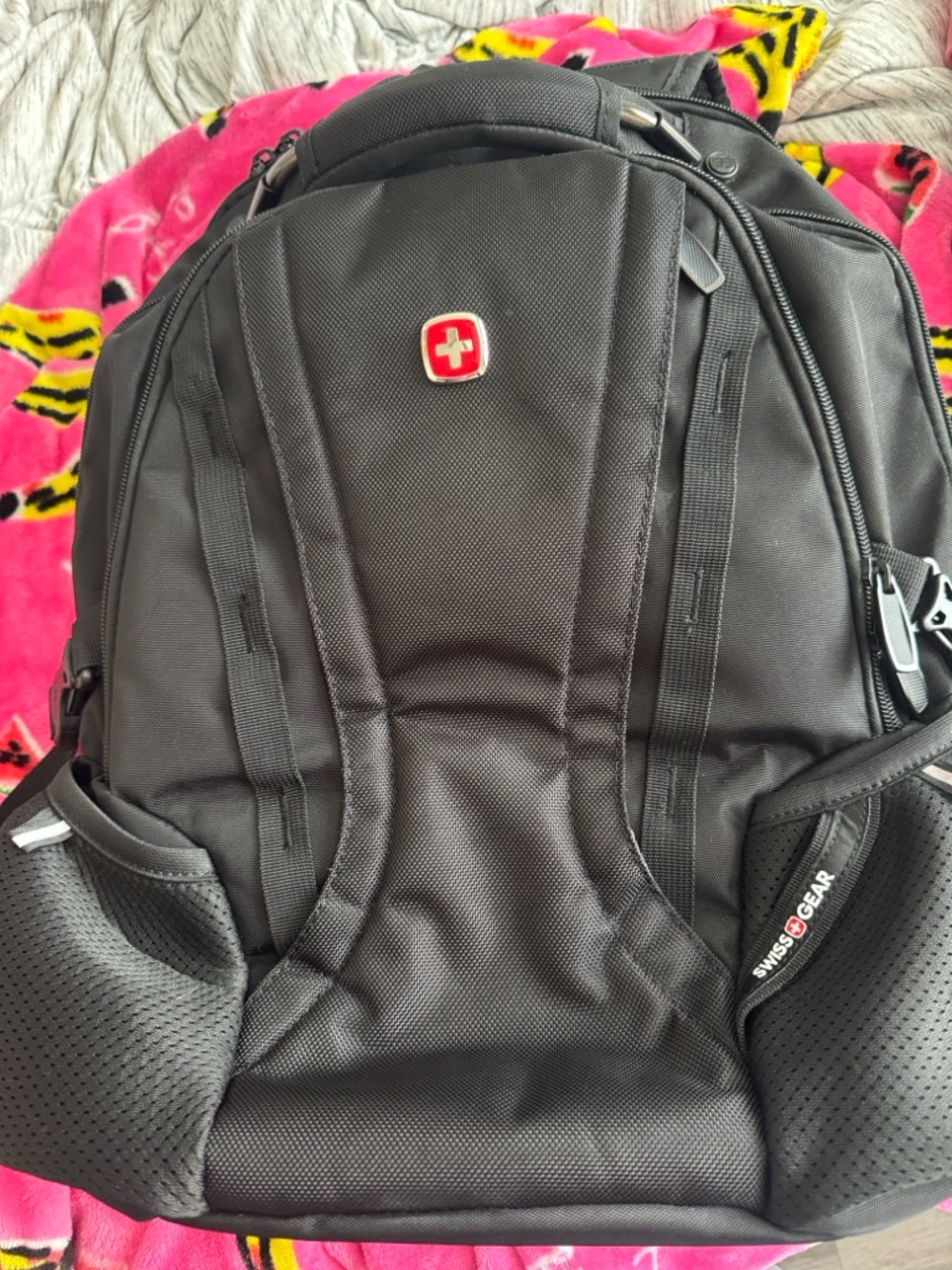 SwissGear Black Laptop Backpack with Red Logo - Picture 7 of 7